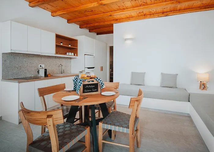 Galazio Suites, Serifos 4* Livadakia