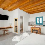 Ξενοδοχείο με διαμερίσματα Galazio Suites, Serifos 4*