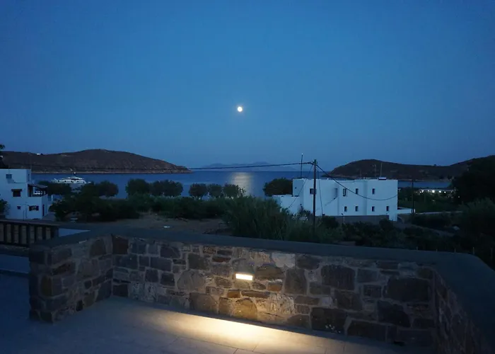 Galazio Suites, Serifos 公寓式酒店 4*