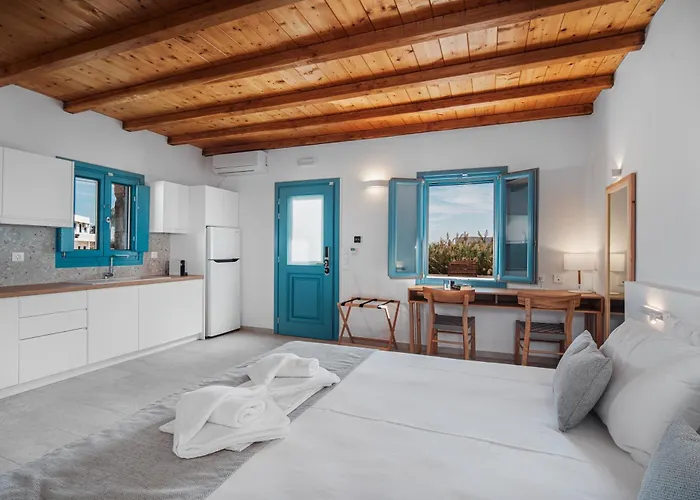 Galazio Suites, Serifos 公寓式酒店
